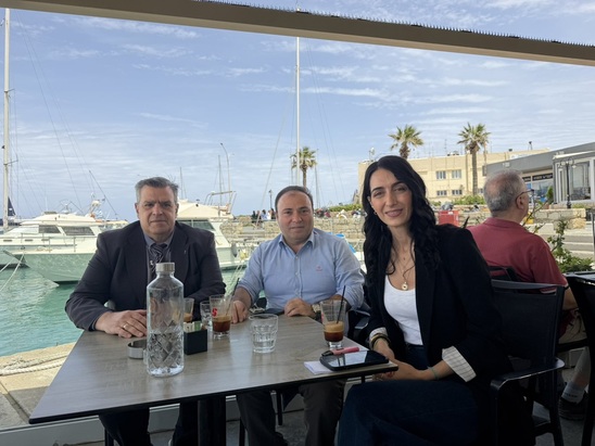 Image: Σπυριδάκη με Διευθυντές Ξενοδοχείων Κρήτης: Στο επίκεντρο εργασία, εκπαίδευση και στήριξη του τουρισμού