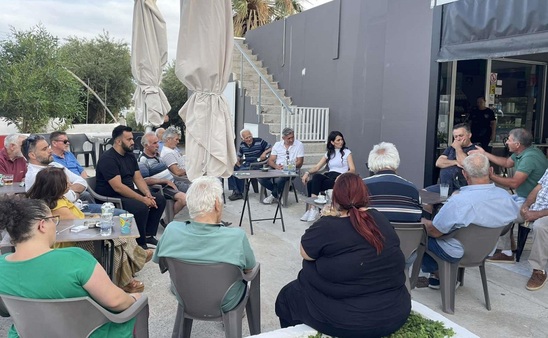 Image: Στα Φέρμα - Αγ.Ιωάννη και στο Μακρύ Γιαλό κλιμάκιο του ΠΑΣΟΚ-ΚΙΝΑΛ μαζί με την Κ. Σπυριδάκη
