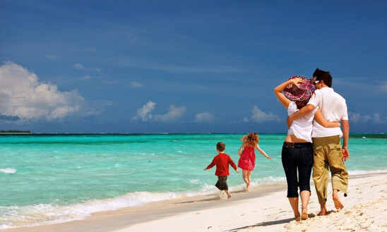 Image: Κοινωνικός τουρισμός 2021: Δωρεάν διακοπές για 835.000 δικαιούχους - Ανακοινώσεις από ΟΑΕΔ και ΟΠΕΚΑ