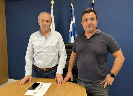 Image: Συνάντηση Δημάρχου Ιεράπετρας με τον Σύλλογο Βασιλικής – Προτάσεις για αθλητικές υποδομές και βελτίωση της καθημερινότητας