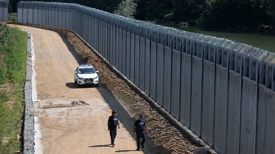 Image: Θεοδωρικάκος: Χθες επιχείρησαν να περάσουν από Έβρο 1.500 παράνομοι μετανάστες