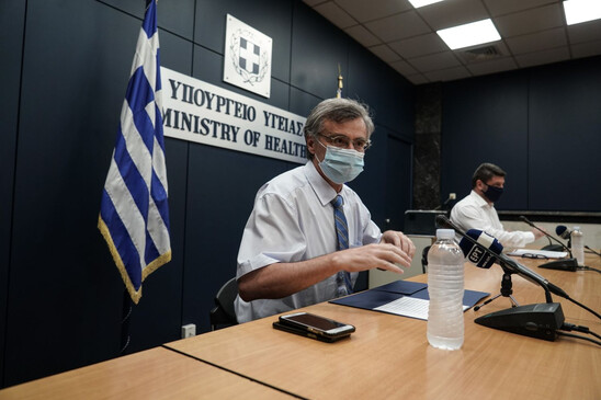 Image: Τσιόδρας: Η μάσκα είναι προσωπικό lockdown - Πώς απαντά στην κριτική