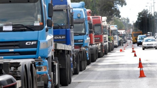 Image: Αναστολή των απεργιακών κινητοποιήσεων των φορτηγών και βυτιοφόρων Δ.Χ. μετά τη συνάντηση με το Υπουργείο Μεταφορών