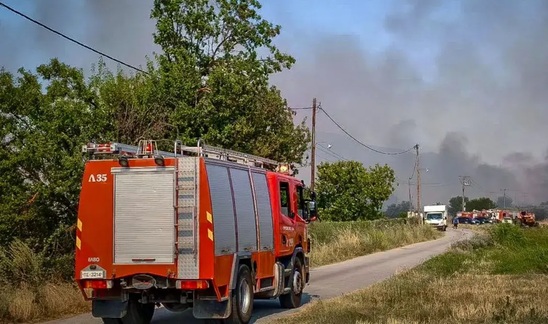 Image: Φωτιά στη Σητεία: Μήνυμα του 112 για ετοιμότητα για εκκένωση - Επιχειρούν εναέρια μέσα