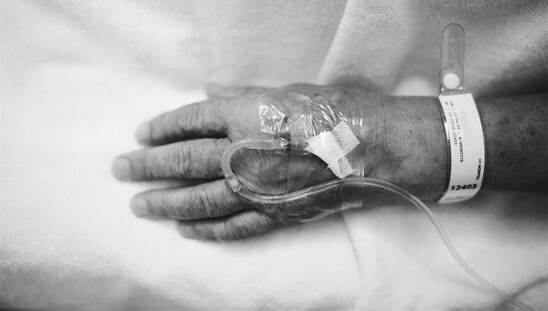 Image: 265 νεκροί από κορωνοϊό - 18 θύματα σε γηροκομείο στο Ασβεστοχώρι