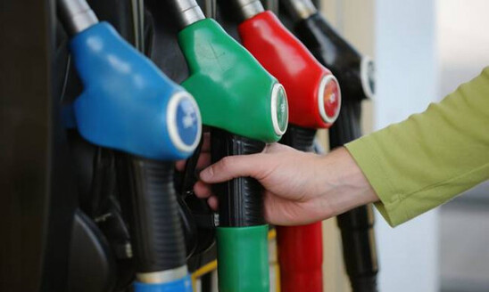 Image: Κακά μαντάτα για την τιμή της βενζίνης: Κάθε μέρα και πιο πάνω – Μέχρι αύριο θα φτάσει τα 2,40 ευρώ το λίτρο
