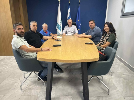 Image: Συνάντηση Δημάρχου Ιεράπετρας με τον Μορφωτικό Σύλλογο Κεντριού για τα ζητήματα του χωριού