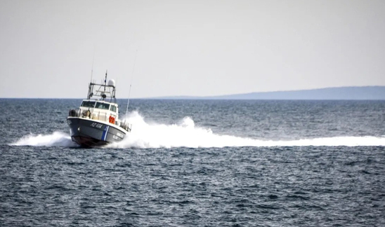 Image: Σκάφος με 38 μετανάστες ανοικτά της Γαύδου - Τους διέσωσε το Λιμενικό