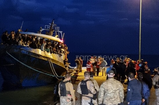 Image: Διάσωση εκατοντάδων προσφύγων στην Παλαιόχωρα