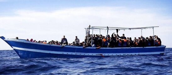 Image: Πλοίο με μετανάστες στη Χρυσή;