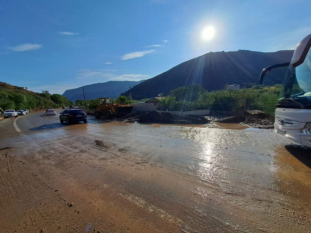 Inundații pe Insula Creta provoacă daune semnificative
