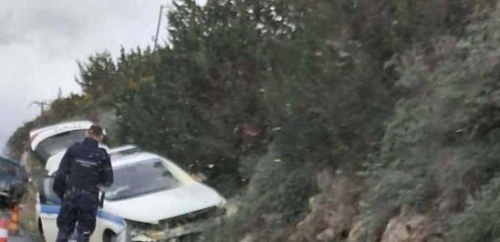 Image: Σύγκρουση αγροτικού με περιπολικό στο Καλό Χωριό