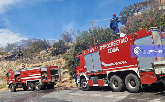 Image: Σε επιφυλακή από σήμερα όχημα της Πυροσβεστικής Υπηρεσίας στη Γρα Λυγιά