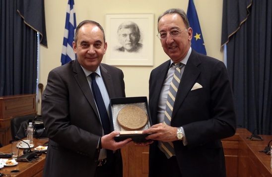 Image: Συνάντηση του Α’ Αντιπροέδρου και Προέδρου της Ειδικής Διαρκούς Επιτροπής Ευρωπαϊκών Υποθέσεων της ΒτΕ με τον Πρέσβη της Ισπανίας στην Ελλάδα κ. Jorge Domecq (Χόρχε Ντομέκ)