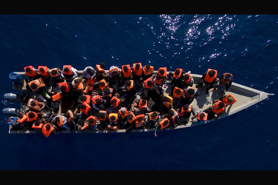 Image: Τυνησία: 12 μετανάστες αγνοούμενοι και 3 νεκροί μετά τη βύθιση τριών σκαφών