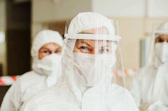Image: Μάσκες, γάντια και ποδιές 32,5 εκατ. ευρώ για τους υγειονομικούς