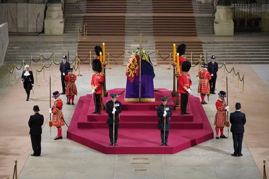 Image: Κηδεία Βασίλισσας Ελισάβετ: Λεπτό προς λεπτό ο τελευταίος αποχαιρετισμός