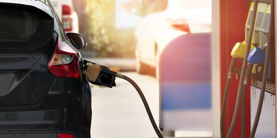 Image: Fuel Pass 2: Ποιοι θα πάρουν περισσότερα χρήματα - Οι αλλαγές στο επίδομα βενζίνης