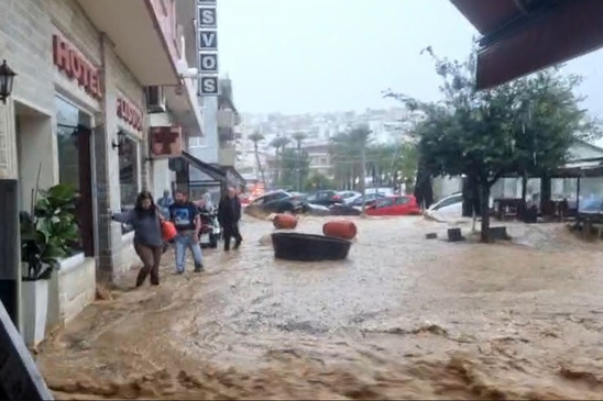 Image: Κακοκαιρία: Πρώτες πληρωμές σε πληγείσες επιχειρήσεις της Σητείας και της Αγίας Πελαγίας