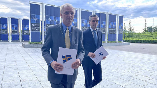 Image: Φινλανδία και Σουηδία κατέθεσαν κοινό αίτημα για ένταξη στο ΝΑΤΟ