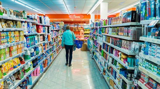 Image: Σούπερ μάρκετ: Από σήμερα στα ράφια η σήμανση για τα προϊόντα με έκπτωση 5% για έξι μήνες