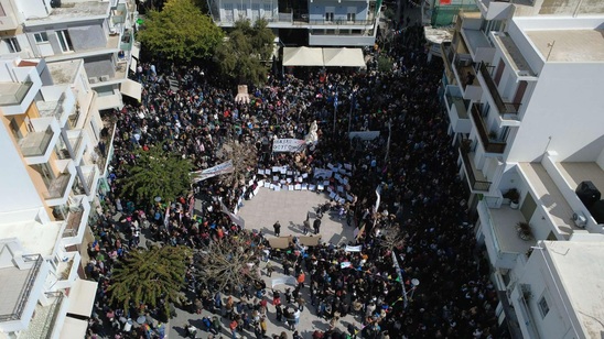 Image: Τέμπη - Ιεράπετρα / Φωτογραφίες από drone δείχνουν το μέγεθος της μεγαλειώδους συγκέντρωσης