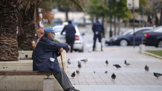 Image: Κορωνοϊός: H σκιά των mini lockdown και η ανησυχία για τα κρούσματα στα σχολεία