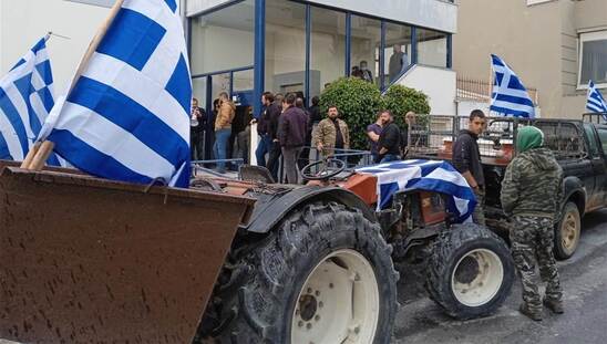 Image: ΟΠΕΚΕΠΕ - Ηράκλειο: Τέλος η κατάληψη των αγροτών