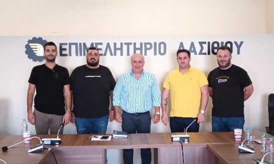 Image: Συνάντηση Προέδρου Επιμελητηρίου Λασιθίου με το νέο ΔΣ του Σωματείου καταστηματαρχών καφέ-εστίασης Ιεράπετρας